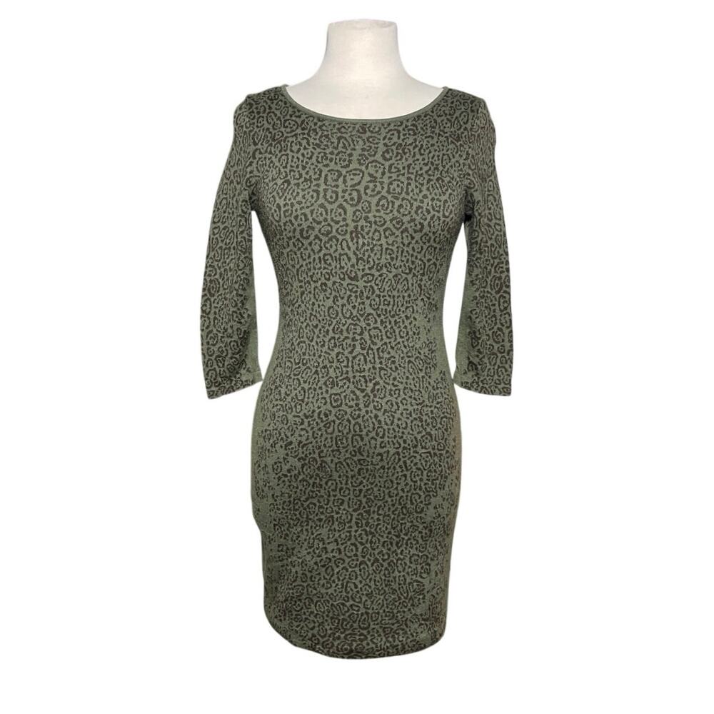 PERUVIAN CONNECTION Women’s Green Animal Print Knit Sweater Dress